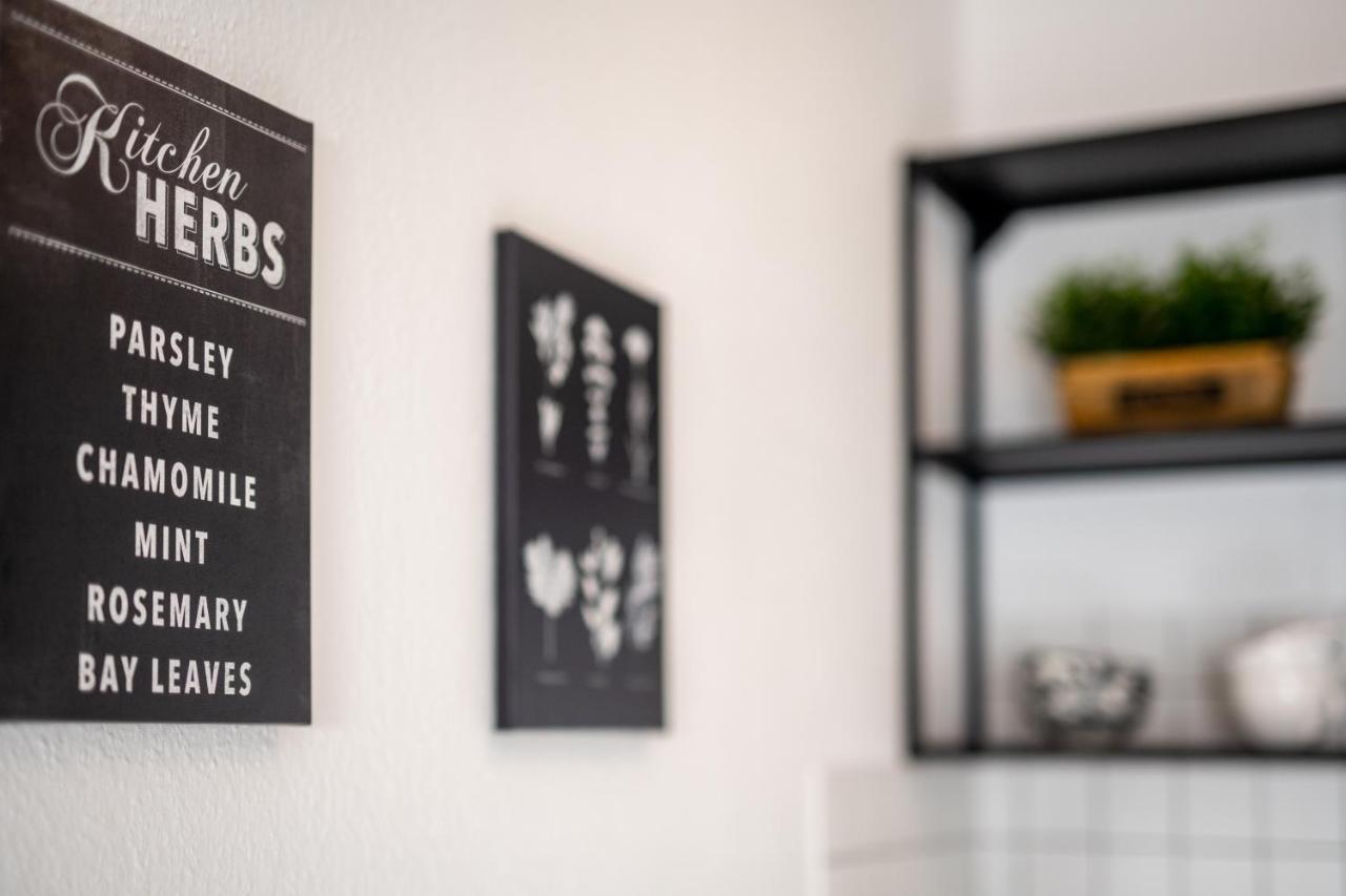 Moderne Eg-Wohnung In Sudenburg Mit Parkplatz, Top Anbindung Magdeburgo Exterior foto